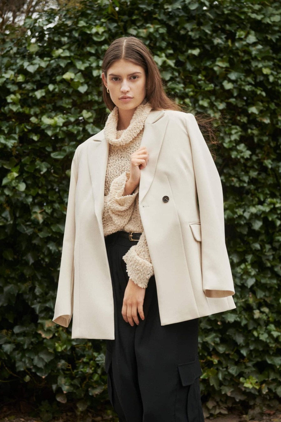 Toj Soaked in Luxury Blazere | Corinne Blazer-Sandshell